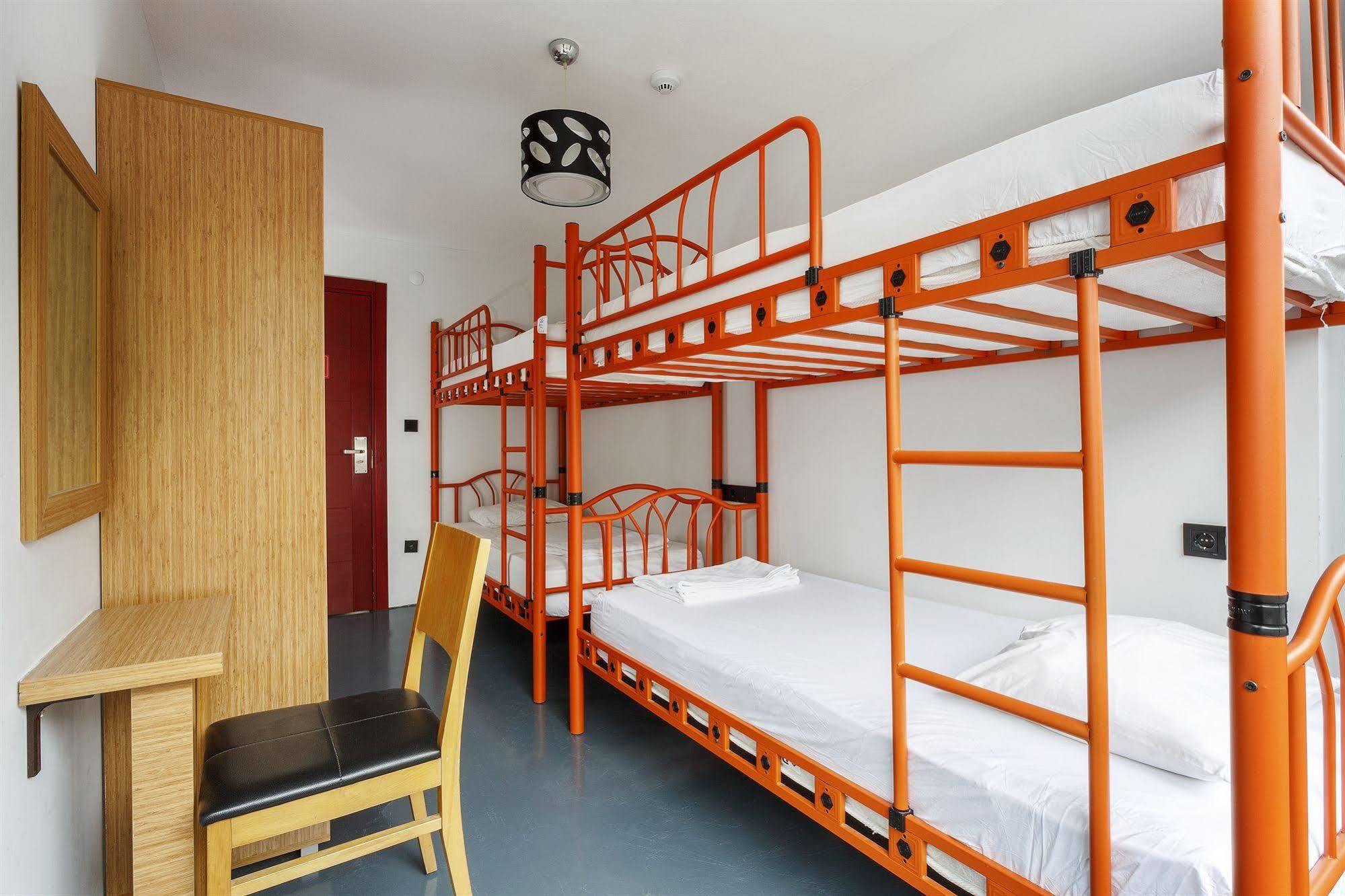 Hush Hostel Moda Стамбул Экстерьер фото