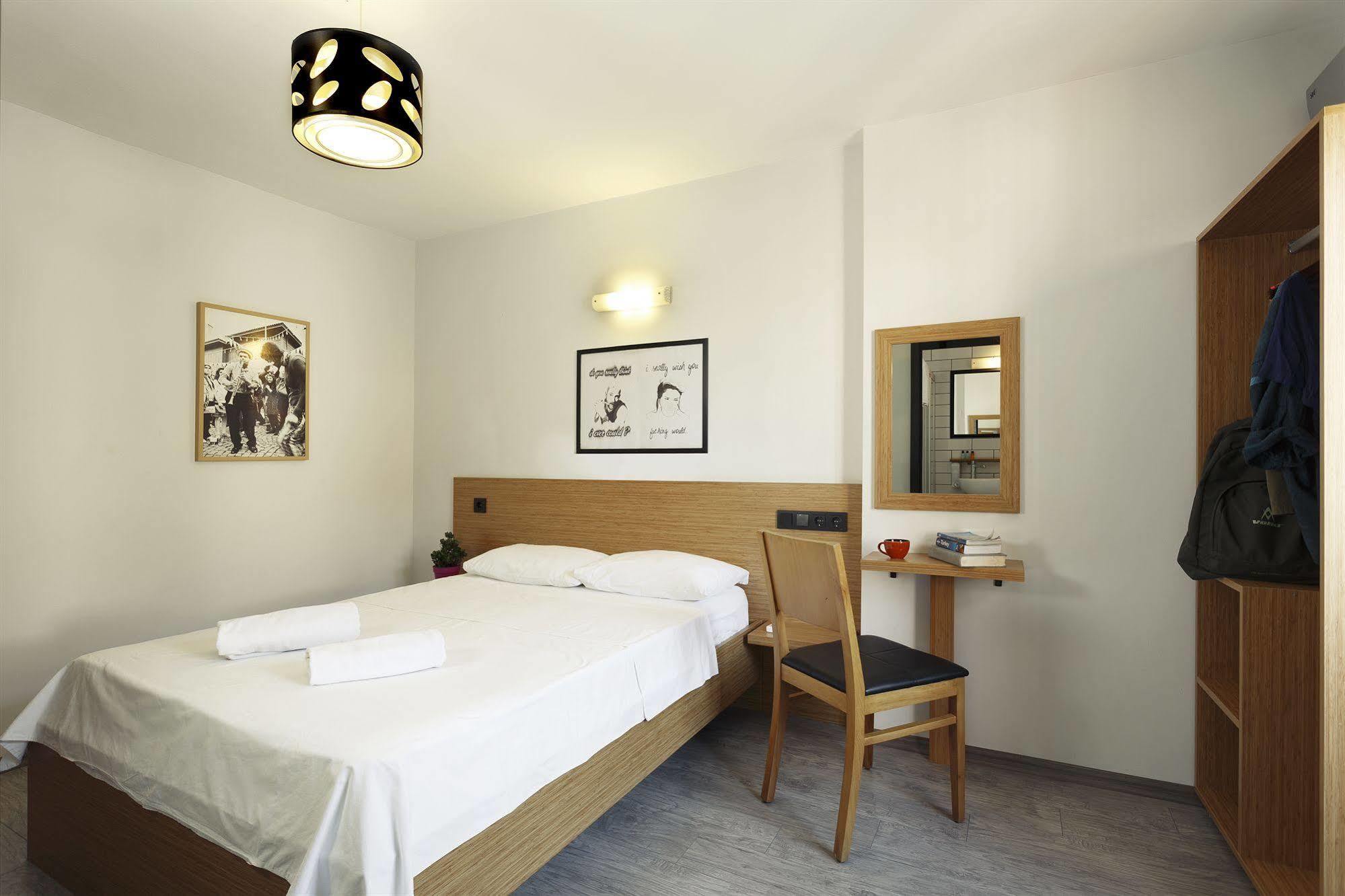 Hush Hostel Moda Стамбул Экстерьер фото