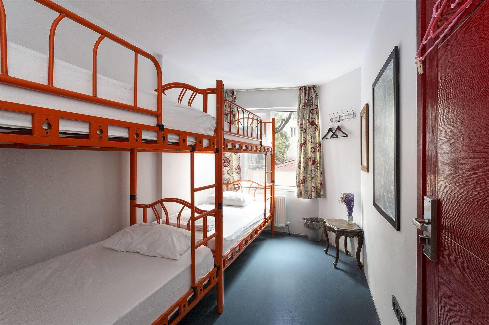 Hush Hostel Moda Стамбул Экстерьер фото